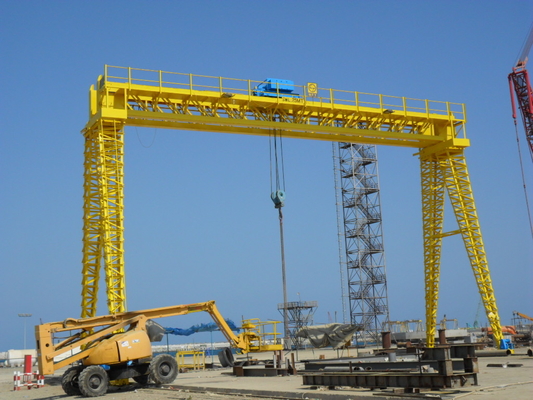 42M Span Trussed Type de Capaciteit van de Brugkraan 75ton in Scheepswerf