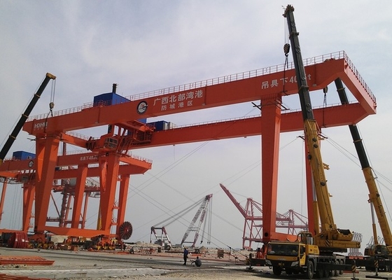 35-50T op rails gemonteerde het Stapelen Kranen 45m/Min Double Girder Gantry Crane