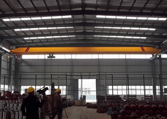 Spanwijdte 7.531.5m 20 Ton Bridge Crane Single Beam EOT Kraan 8m/Min Lifting Speed