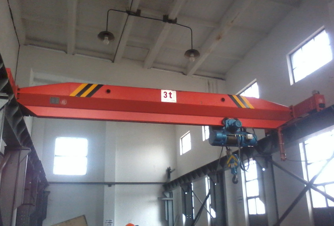 Afstandsbediening Single Girder Bridge Crane Met Cabin Rain Cover Weight Display Lighting System