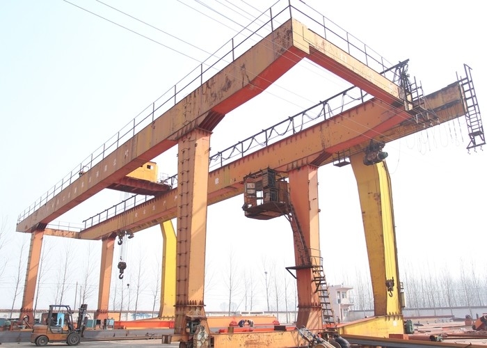 Aangepaste Dubbele Balk Goliath Crane 20 30 60 Ton Gantry Crane With Mobile Karretje